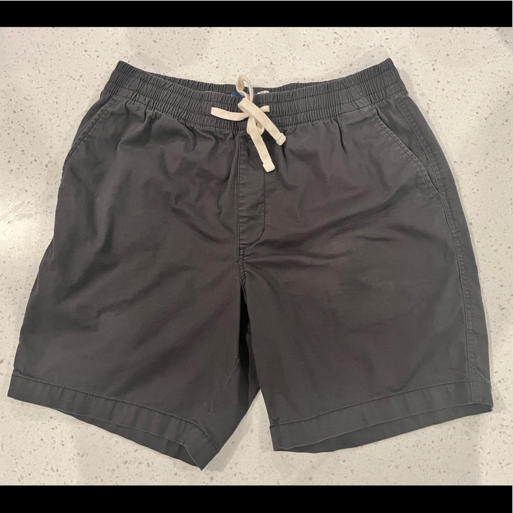 Men’s shorts above the knee